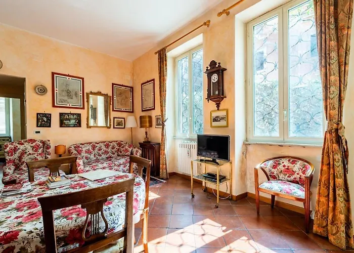 Apartament Charming By The Colosseum Rzym