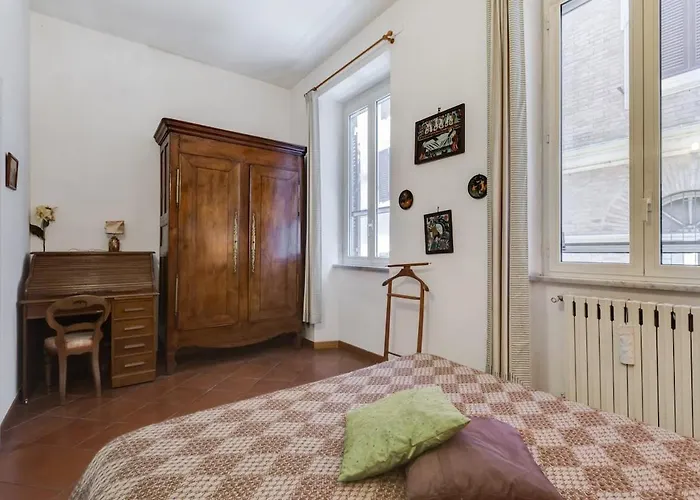 Apartament Charming By The Colosseum Rzym